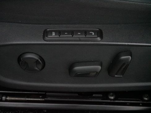 Certified 2021 Volkswagen ID.4 Pro S w/ Gradient Package image 20