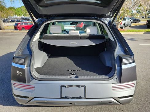 Certified 2023 Hyundai Ioniq 5 Limited w/ Cargo Package image 9