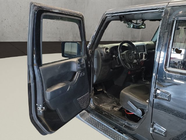 Used 2018 Jeep Wrangler Unlimited Sahara AWD/4WD image 13