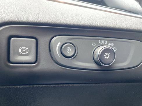 Used 2018 Buick Enclave Premium AWD/4WD image 33