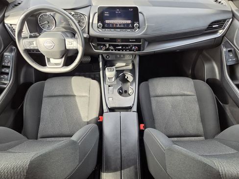 Used 2025 Nissan Rogue SV FWD image 12