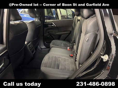 Used 2025 Mitsubishi Outlander SE image 20