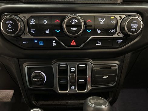 Used 2023 Jeep Wrangler Unlimited Sahara w/ Cold Weather Group image 24