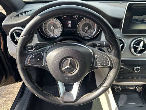 Used 2017 Mercedes-Benz GLA 250 4MATIC image 14