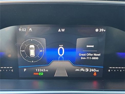 Used 2025 Volkswagen Taos SE w/ Panoramic Sunroof Package image 25
