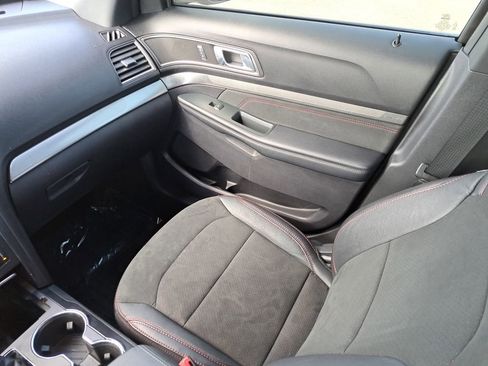 Used 2019 Ford Explorer XLT w/ Equipment Group 202A image 13