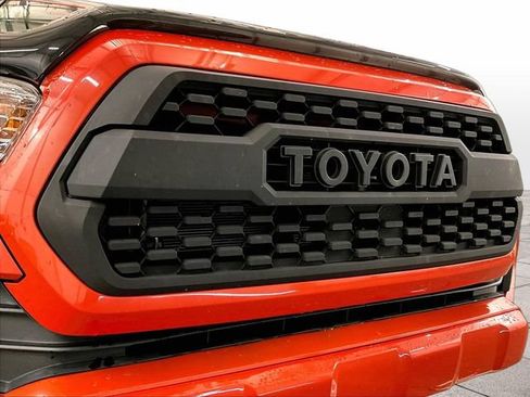 Used 2017 Toyota Tacoma TRD Sport w/ Tow Package (A/T) AWD/4WD image 29