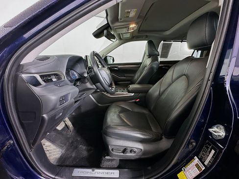 Used 2021 Toyota Highlander Limited image 13