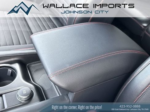 Used 2025 Ford Explorer ST-Line w/ ST-Line Street Pack AWD/4WD image 18