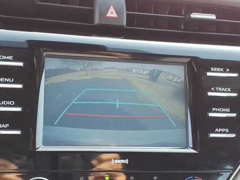 Used 2020 Toyota Camry LE image 17