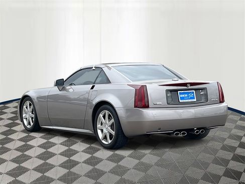 Used 2005 Cadillac XLR image 4