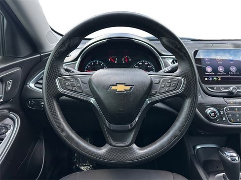 Used 2020 Chevrolet Malibu LT image 12