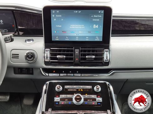 Used 2021 Lincoln Navigator Reserve w/ Luxury Package AWD/4WD image 24