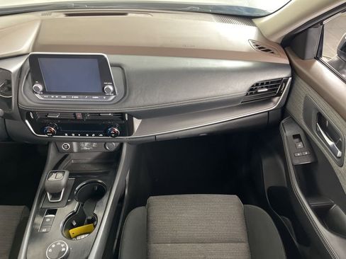 Used 2021 Nissan Rogue SV image 14