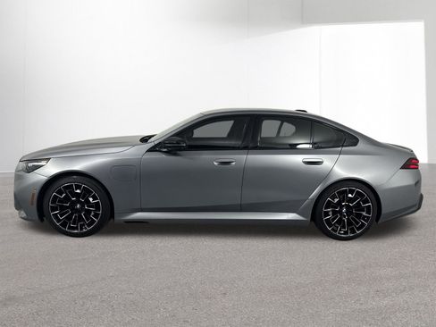 Used 2026 BMW M5 w/ Executive Package AWD/4WD image 30