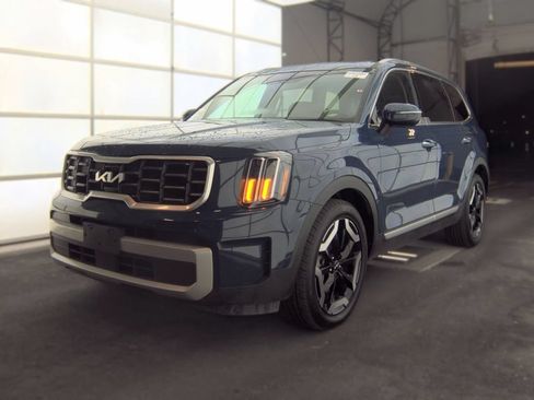 Used 2025 Kia Telluride S FWD image 1