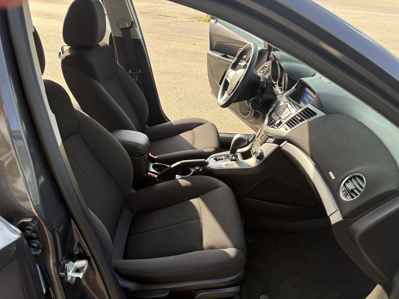 Used 2011 Chevrolet Cruze LT FWD image 28