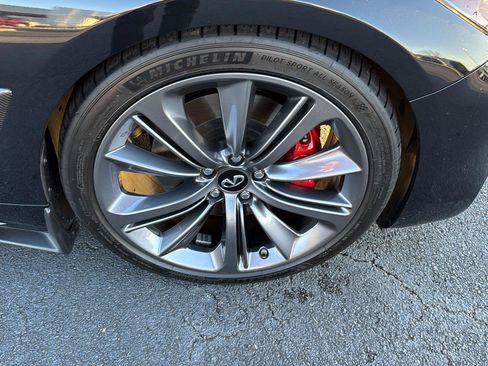 Used 2022 INFINITI Q60 Red Sport 400 w/ Carbon Fiber Package image 32