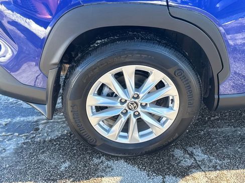 Used 2023 Toyota Corolla Cross LE image 39