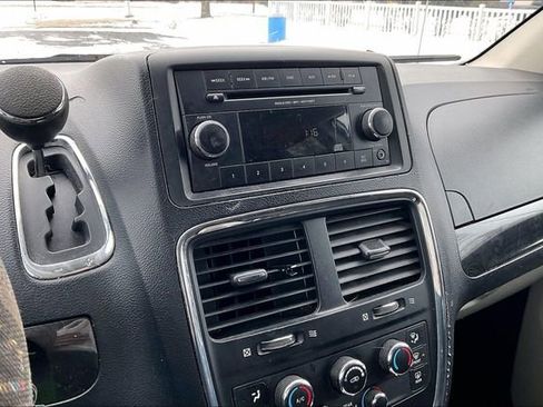 Used 2012 Dodge Grand Caravan SXT image 6