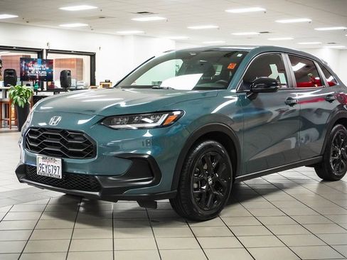 Used 2023 Honda HR-V Sport image 3