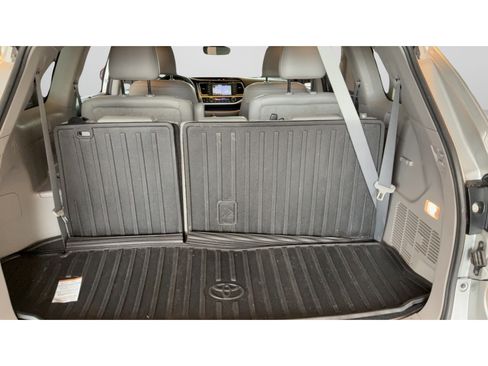 Used 2019 Toyota Highlander Limited FWD image 46