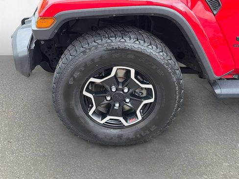 Used 2021 Jeep Gladiator Sport AWD/4WD image 36