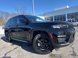 Used 2023 Jeep Grand Cherokee Limited w/ Black Appearance Package 360° Tour