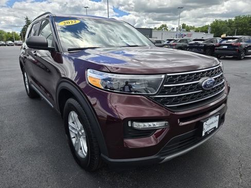 Used 2022 Ford Explorer XLT w/ Equipment Group 202A AWD/4WD image 4