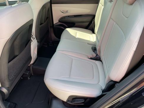 Used 2025 Hyundai Tucson Limited FWD image 11