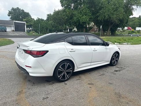 Used 2022 Nissan Sentra SR w/ SR Premium Package FWD image 18