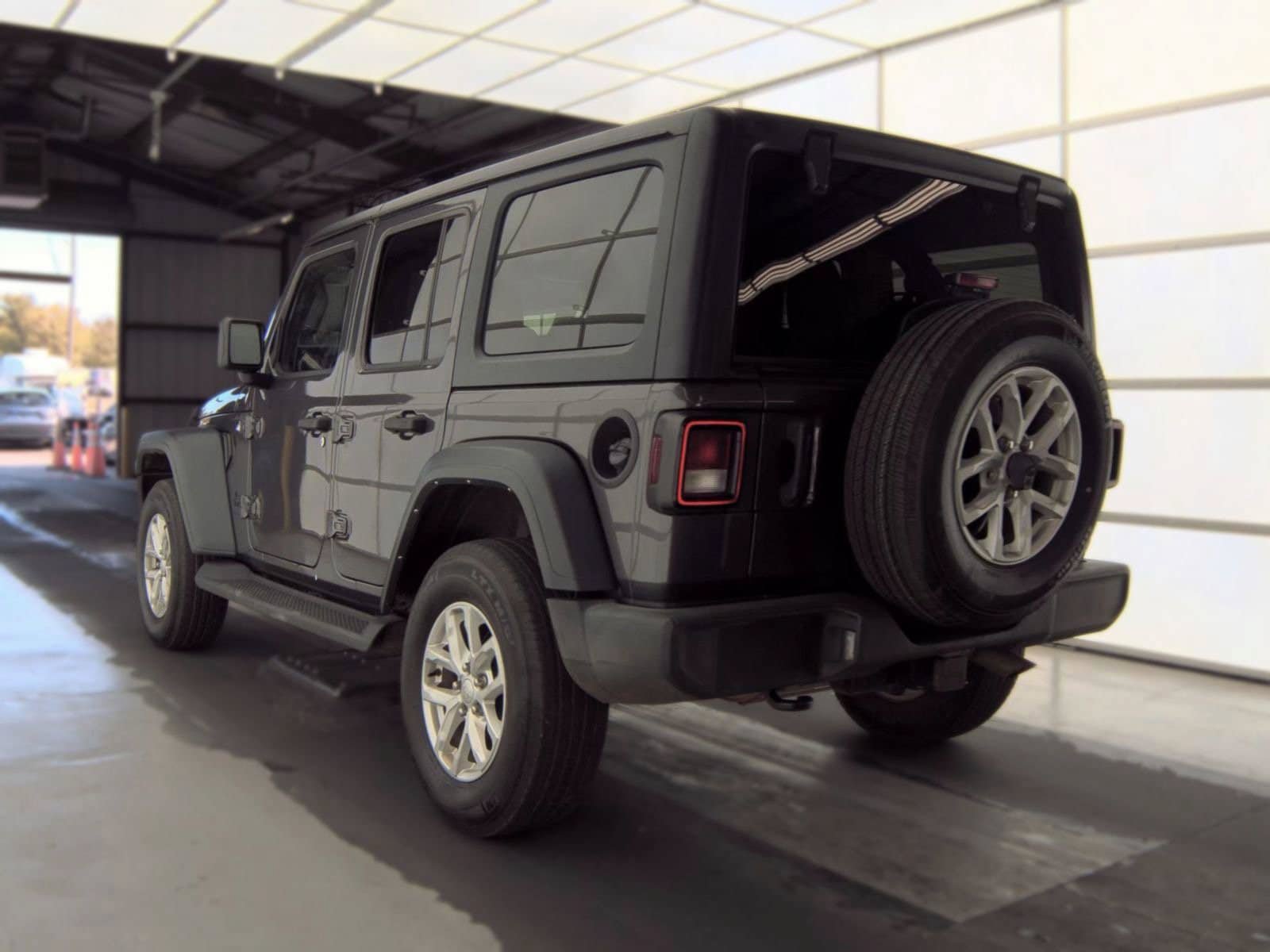 Used 2023 Jeep Wrangler Unlimited Sport AWD/4WD image 8