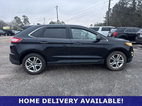 Used 2018 Ford Edge Titanium w/ Equipment Group 301A FWD image 12