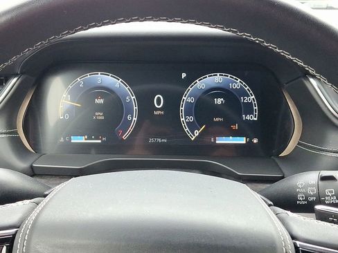 Used 2022 Jeep Grand Cherokee Overland w/ Luxury Tech Group IV AWD/4WD image 20
