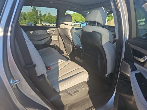 Certified 2025 Acura MDX FWD w/ Technology Package image 11