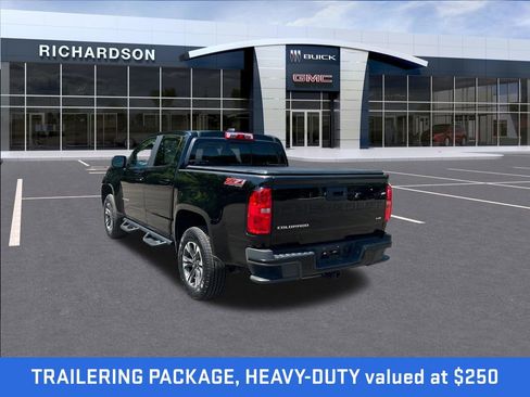 Used 2022 Chevrolet Colorado Z71 AWD/4WD image 3