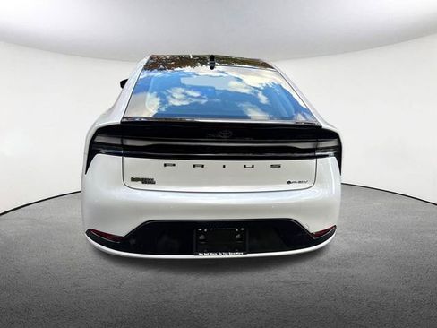 New 2026 Toyota Prius Plug-In Hybrid image 10