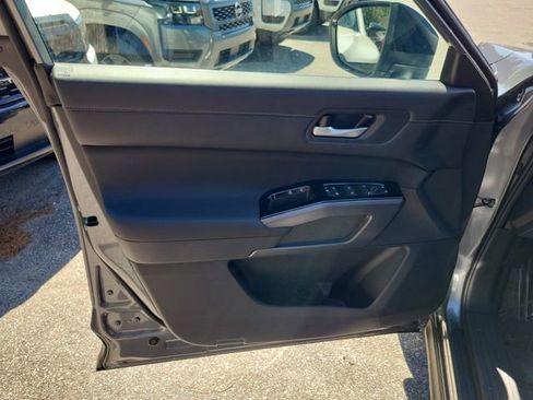 New 2026 Nissan Pathfinder SL w/ SL Premium Package image 5