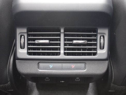 Certified 2025 Land Rover Range Rover Evoque Dynamic SE image 29