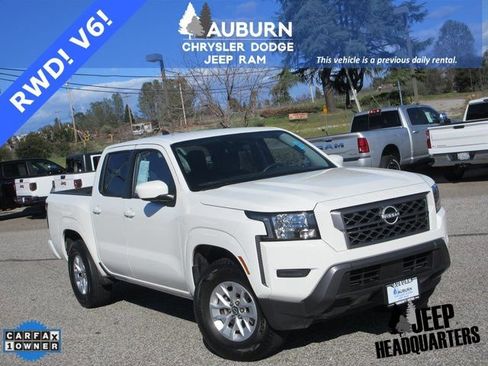 Used 2024 Nissan Frontier SV image 1