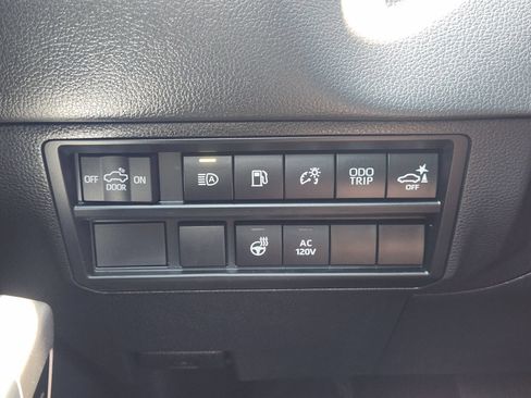 Used 2024 Toyota Tundra Limited AWD/4WD image 25