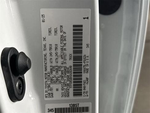 Used 2025 Toyota Tundra SR image 29