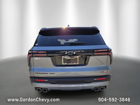 New 2026 Chevrolet Traverse Z71 w/ Enhanced Driving Package AWD/4WD image 5