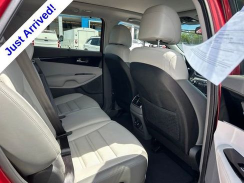 Used 2017 Kia Sorento SX FWD image 32
