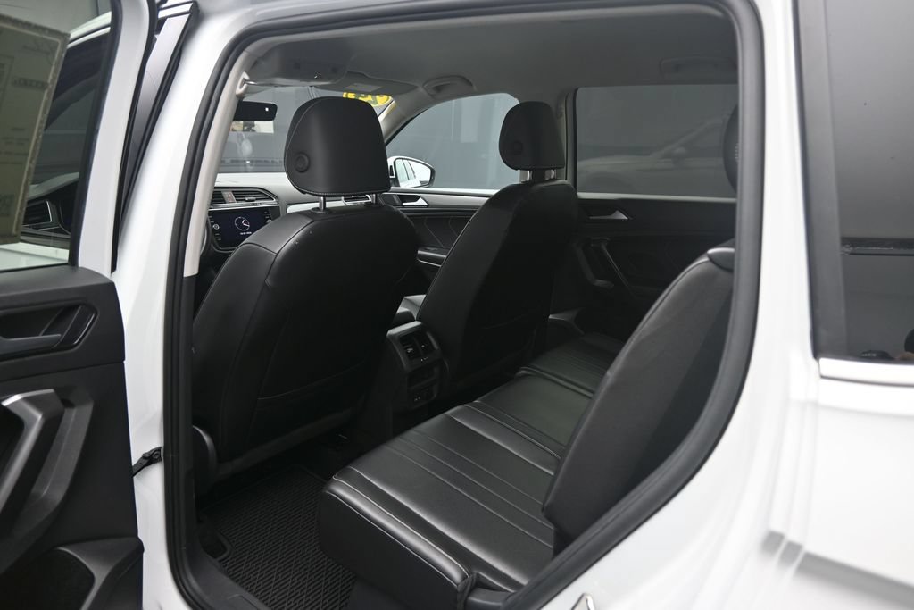 Used 2024 Volkswagen Tiguan SE FWD image 21