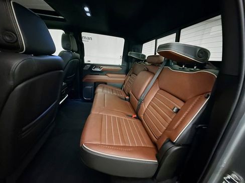 Used 2024 GMC Sierra 2500 Denali Ultimate w/ Max Trailering Package image 27