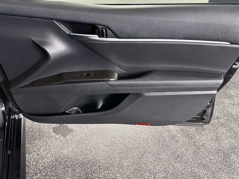 Used 2022 Toyota Camry LE image 32