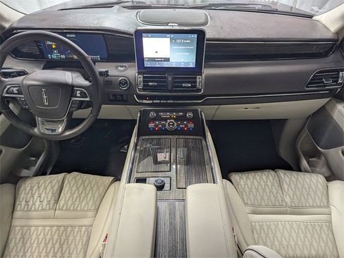 Used 2020 Lincoln Navigator Black Label w/ Cargo Convenience Package image 6