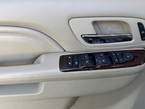 Used 2011 Cadillac Escalade ESV Premium AWD/4WD image 13