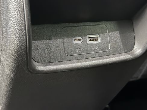 Used 2024 Cadillac XT4 Premium Luxury image 13